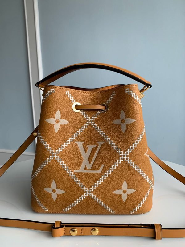 price and purchase Louis Vuitton Shoulder Handbag Bag