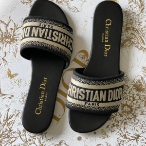 price and purchace Christian dior flip flops