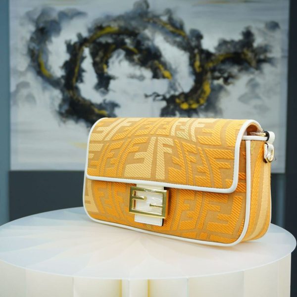 embroidered canvas Master quality handbag